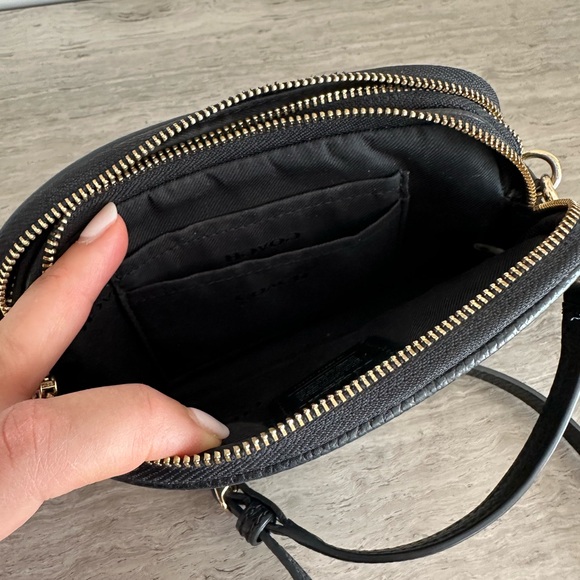 Coach Mini crossbody Bag black pebble leather. Adjustable strap, multiple pocket - Picture 8 of 15